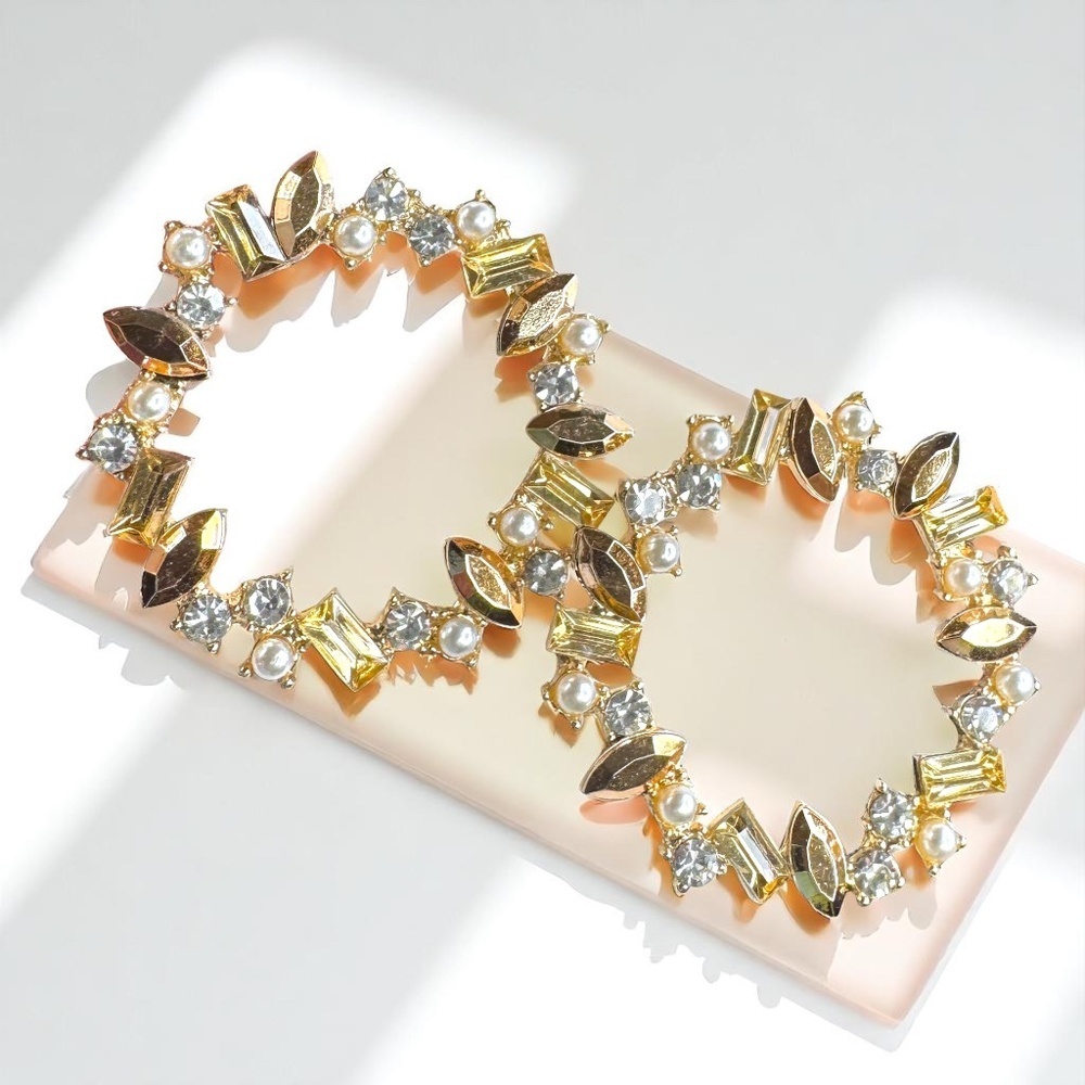 Brand New Champagne Colored Rhinestone Earrings - Circle of Stunning Rhinestones